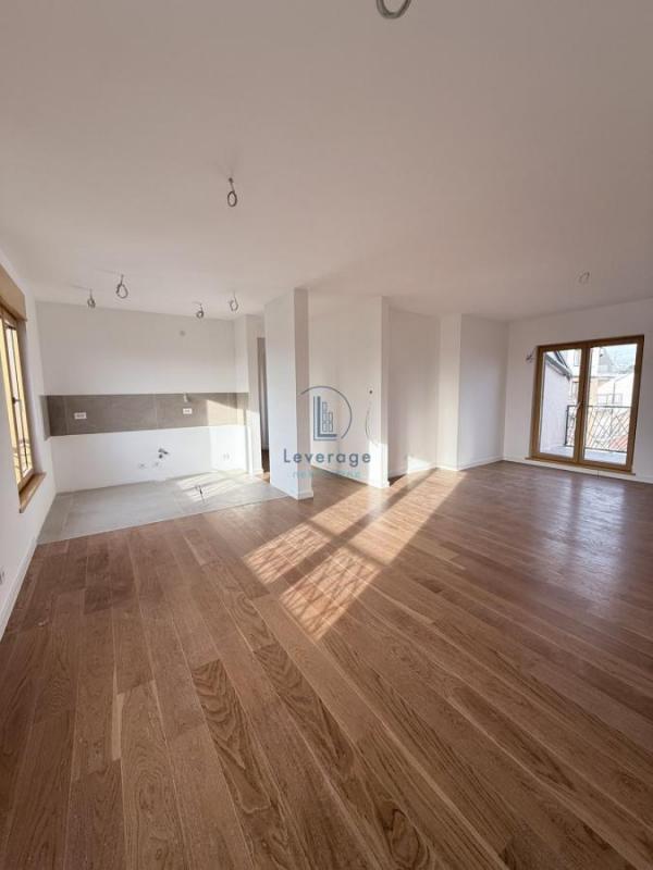 Stan na prodaju u Beogradu, Čubura, troiposoban, 110m2, cena 462000 evra