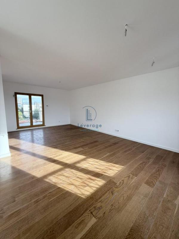 Stan na prodaju u Beogradu, Čubura, troiposoban, 110m2, cena 462000 evra