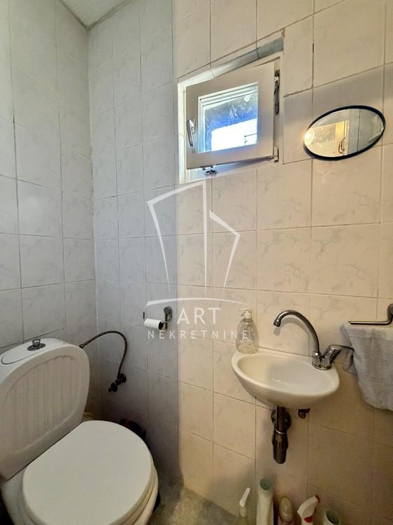 Stan na prodaju u Beogradu, Novi Beograd, dvoiposoban, 69m2, cena 260000 evra