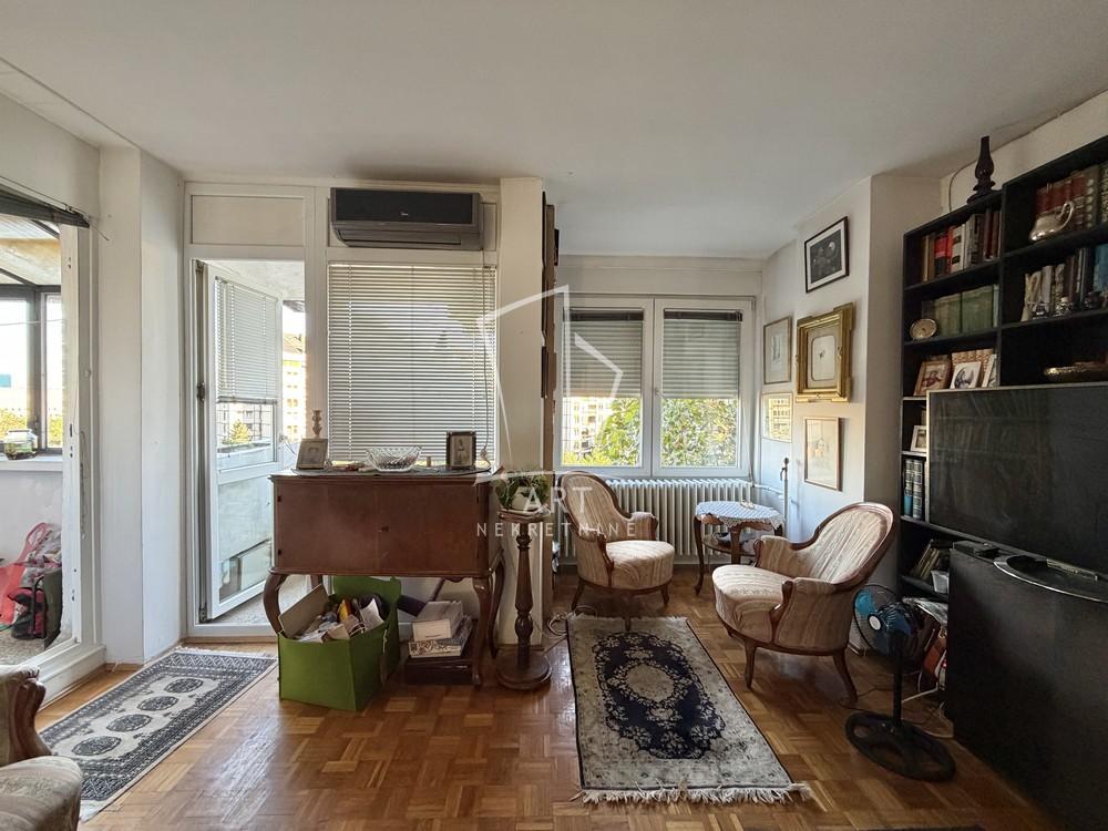 Stan na prodaju u Beogradu, Novi Beograd, dvoiposoban, 69m2, cena 260000 evra