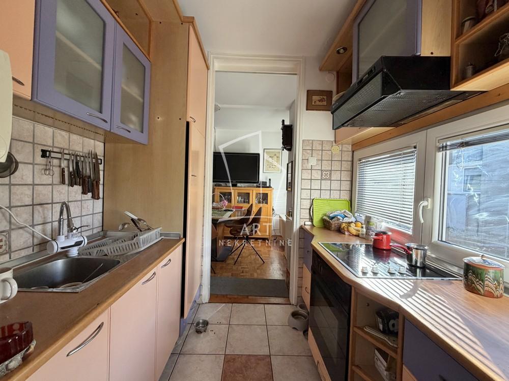 Stan na prodaju u Beogradu, Novi Beograd, dvoiposoban, 69m2, cena 260000 evra
