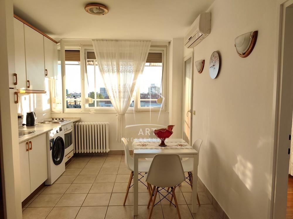 Stan na prodaju u Beogradu, Novi Beograd, dvosoban, 51m2, cena 219000 evra