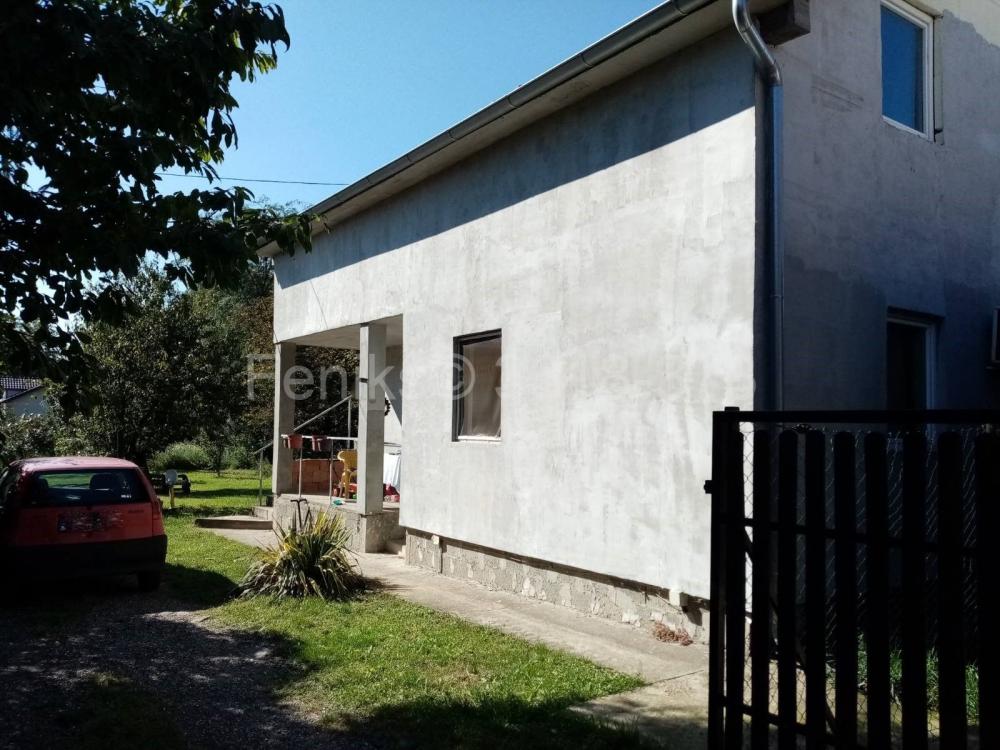 Stan na prodaju u Beogradu, Ledine, trosoban, 83m2, cena 130000 evra