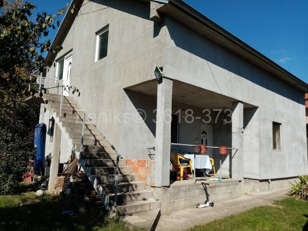 Stan na prodaju u Beogradu, Ledine, trosoban, 83m2, cena 130000 evra