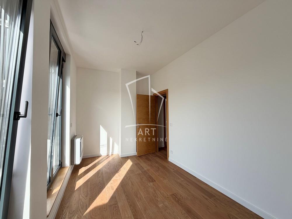 Stan na prodaju u Beogradu, Zemun, cetvorosoban, 143m2, cena 469700 evra