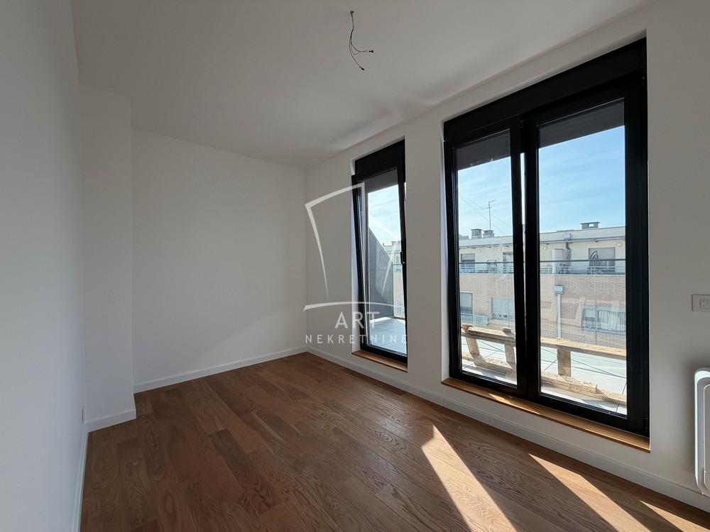 Stan na prodaju u Beogradu, Zemun, cetvorosoban, 143m2, cena 469700 evra