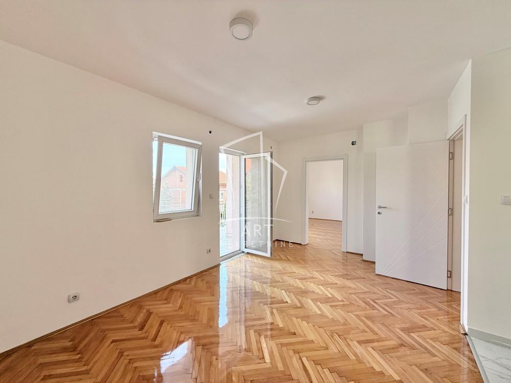 Stan na prodaju u Beogradu, Kaluđerica, cetvorosoban, 103m2, cena 158000 evra