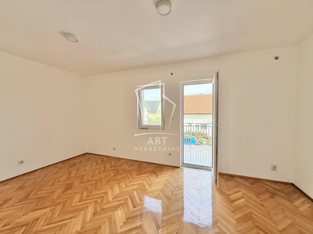 Stan na prodaju u Beogradu, Kaluđerica, cetvorosoban, 103m2, cena 158000 evra