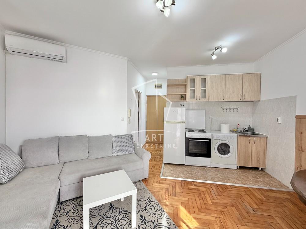 Stan na prodaju u Beogradu, Rakovica, jednoiposoban, 35m2, cena 117000 evra