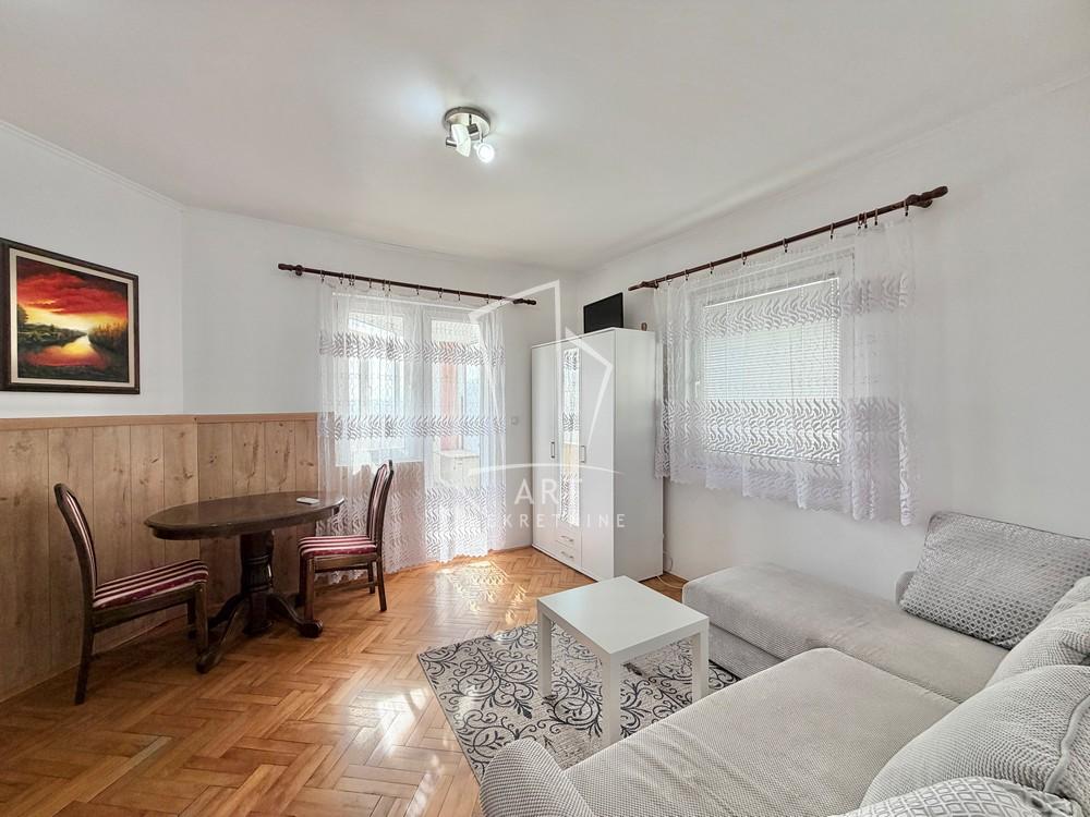 Stan na prodaju u Beogradu, Rakovica, jednoiposoban, 35m2, cena 117000 evra