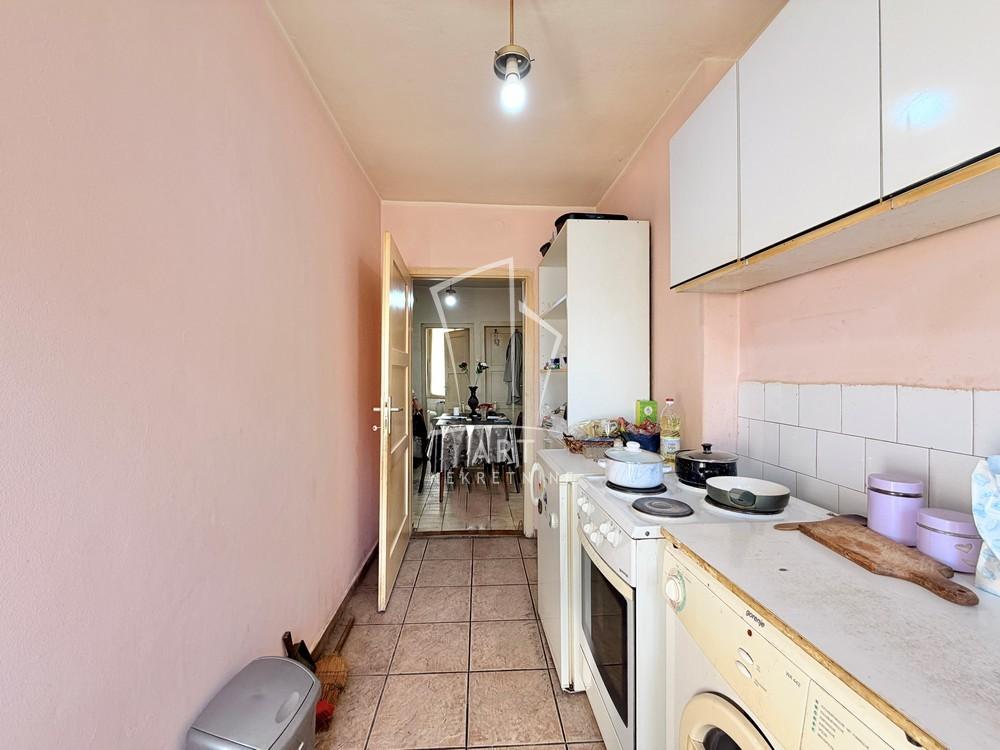 Stan na prodaju u Beogradu, Banovo brdo, trosoban, 63m2, cena 187000 evra