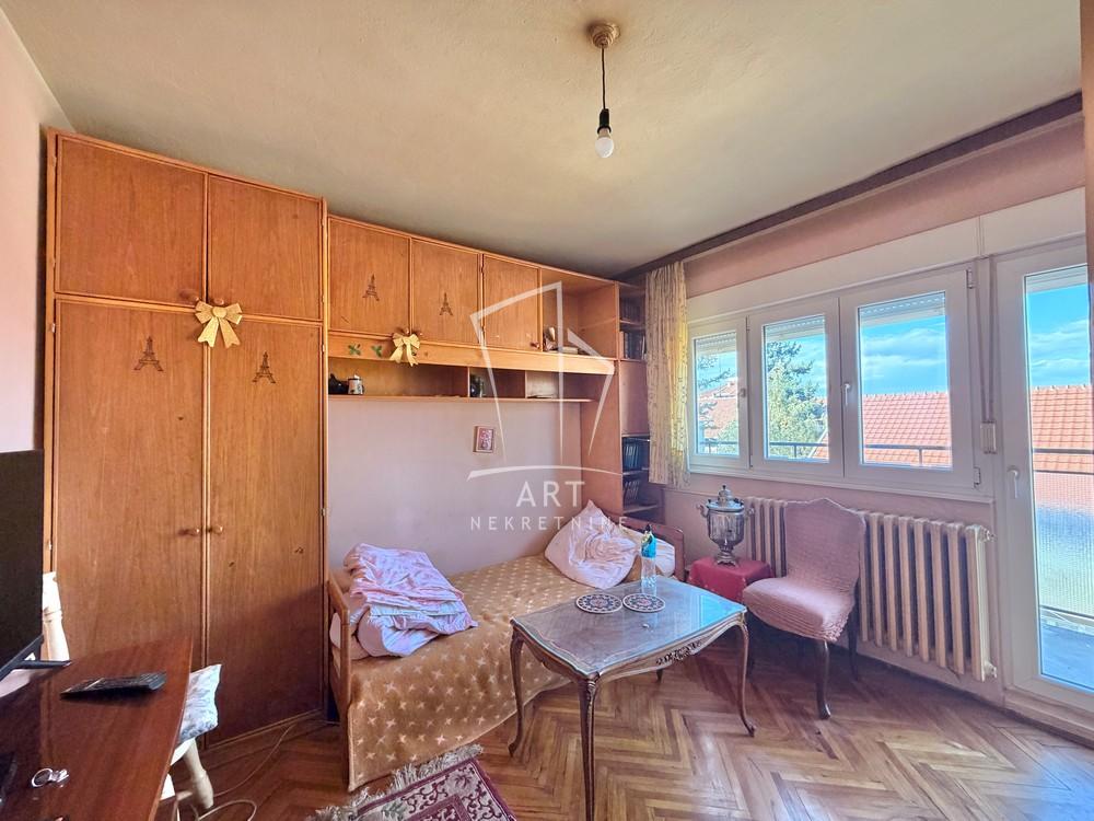 Stan na prodaju u Beogradu, Banovo brdo, trosoban, 63m2, cena 187000 evra