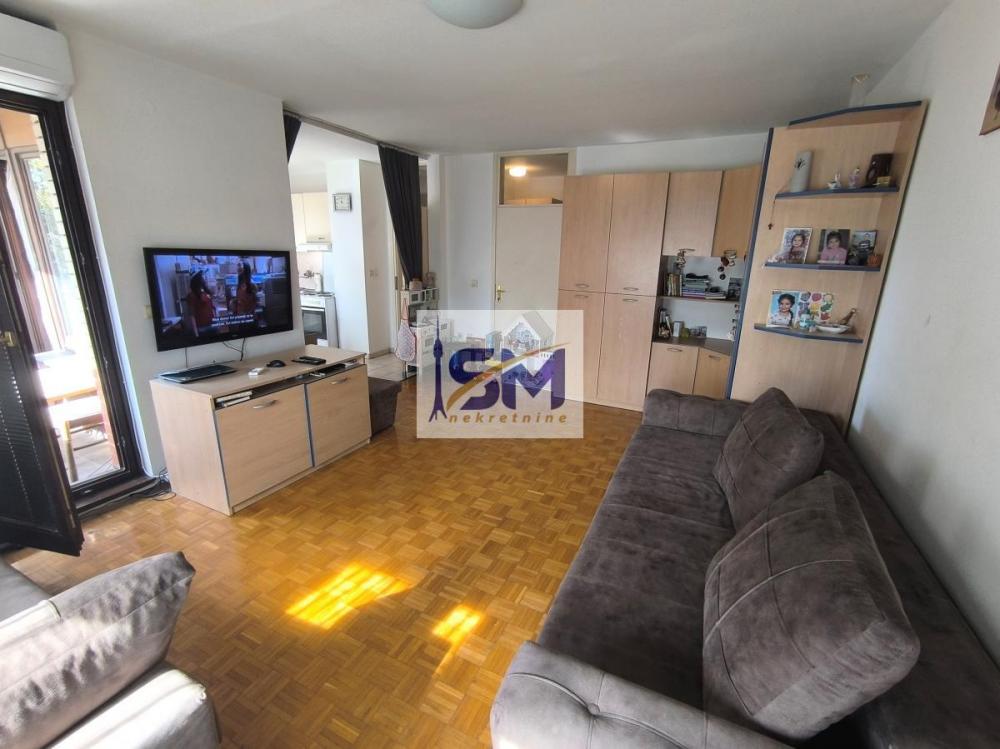 Stan na prodaju u Beogradu, Bežanijska kosa, jednosoban, 51m2, cena 175000 evra