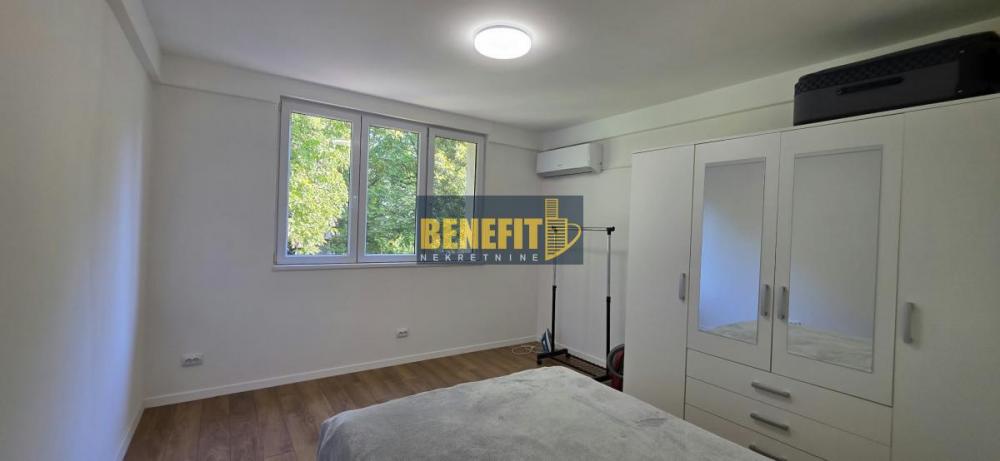 Stan na prodaju u Beogradu, Zemun polje, dvoiposoban, 58m2, cena 155000 evra