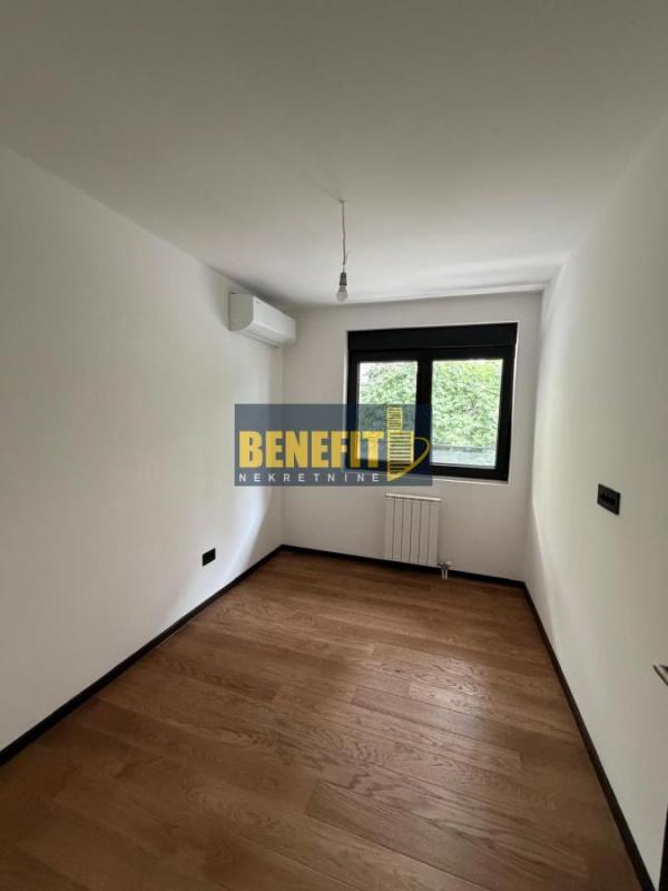 Stan na prodaju u Beogradu, Čubura, trosoban, 65m2, cena 264000 evra