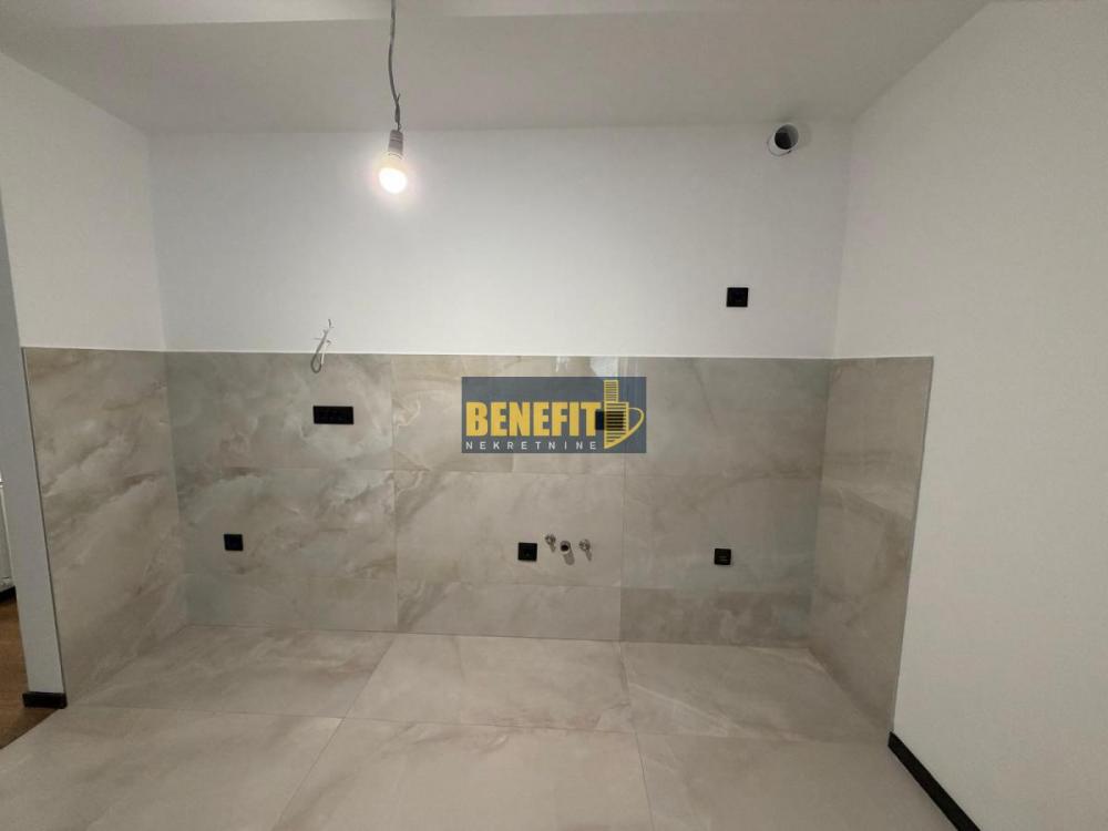Stan na prodaju u Beogradu, Čubura, trosoban, 65m2, cena 264000 evra