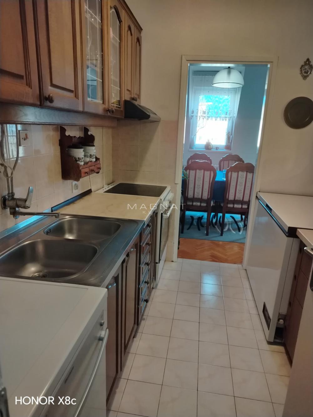 Stan na prodaju u Beogradu, Autokomanda, troiposoban, 97m2, cena 328000 evra