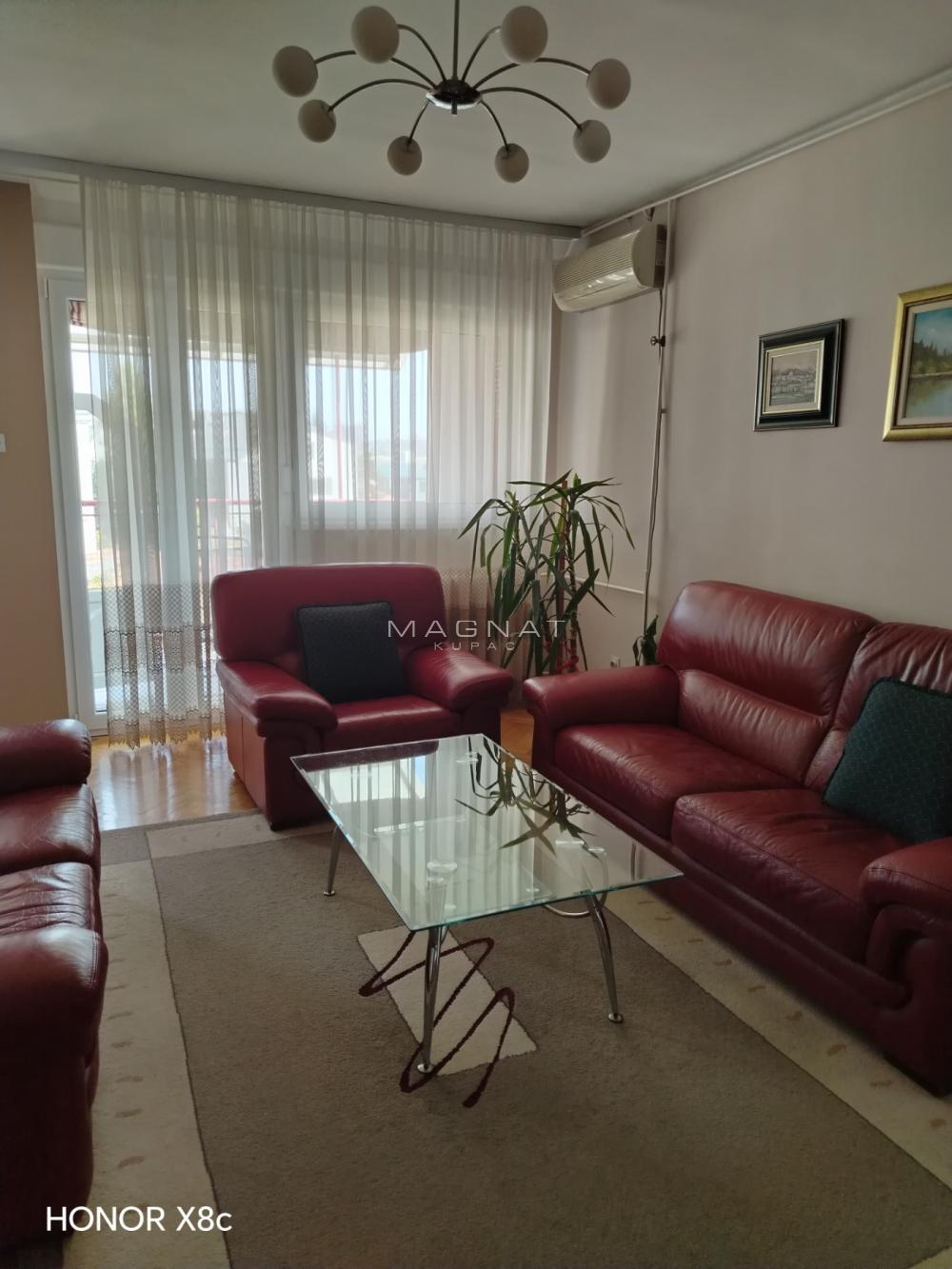 Stan na prodaju u Beogradu, Autokomanda, troiposoban, 97m2, cena 328000 evra