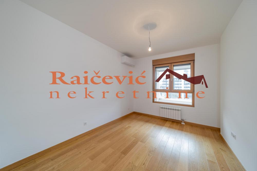 Stan na prodaju u Beogradu, Novi Beograd blok 65, dvosoban, 57m2, cena 285000 evra