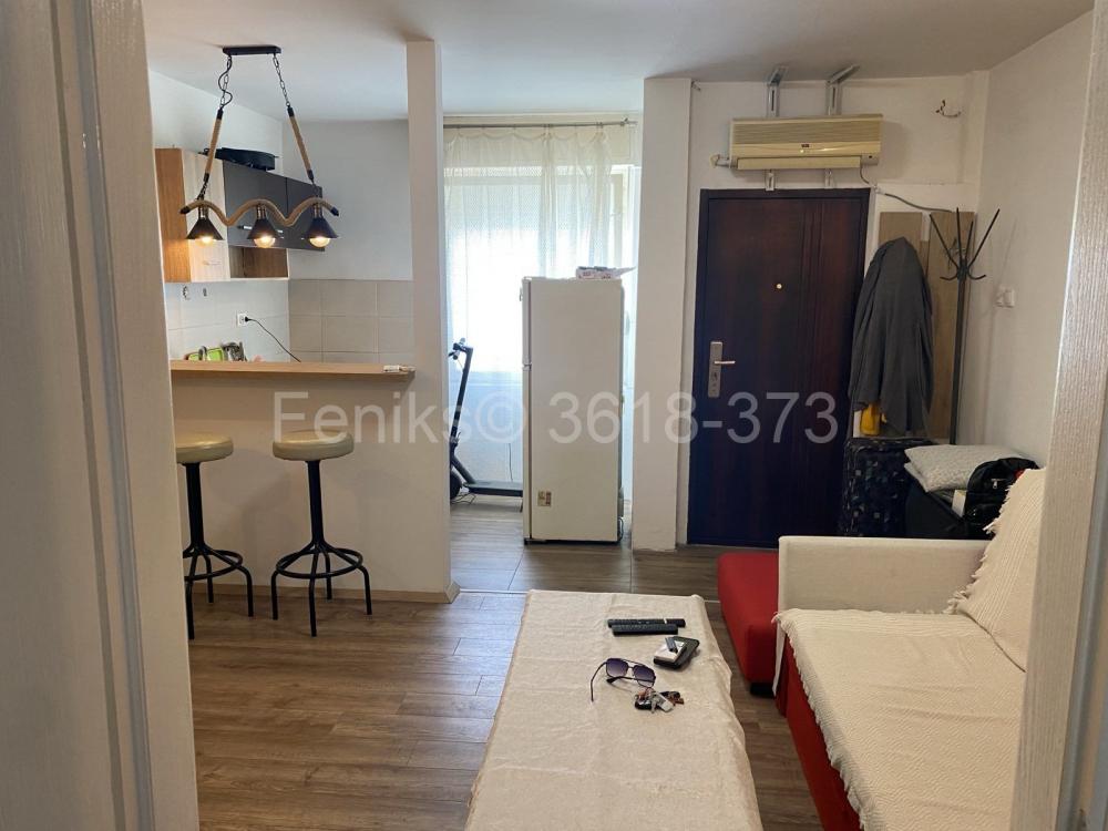Stan na prodaju u Beogradu, Julino brdo, jednoiposoban, 27m2, cena 71000 evra