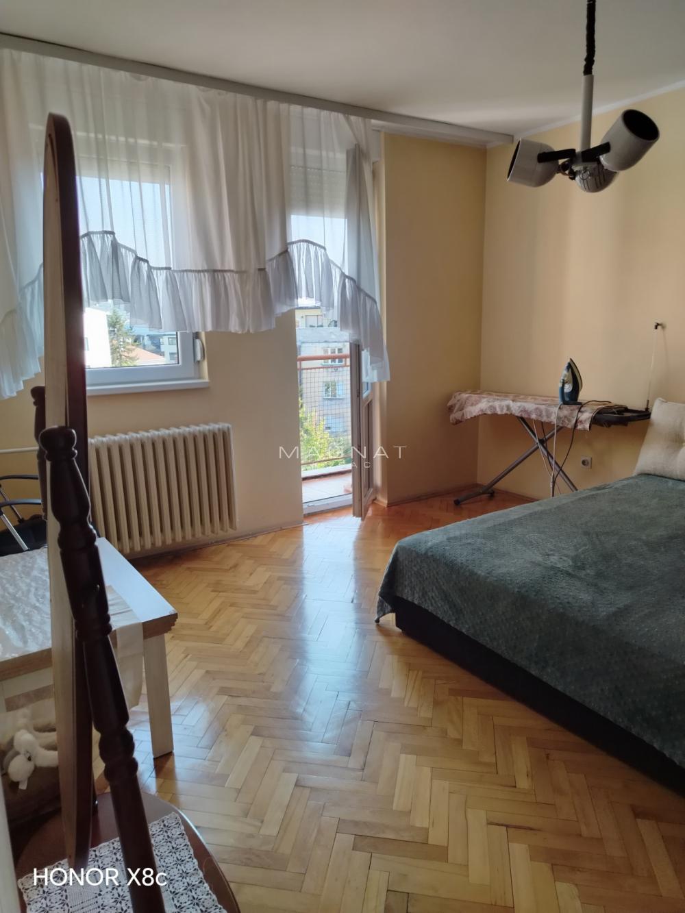 Stan na prodaju u Beogradu, Vračar, troiposoban, 97m2, cena 328000 evra