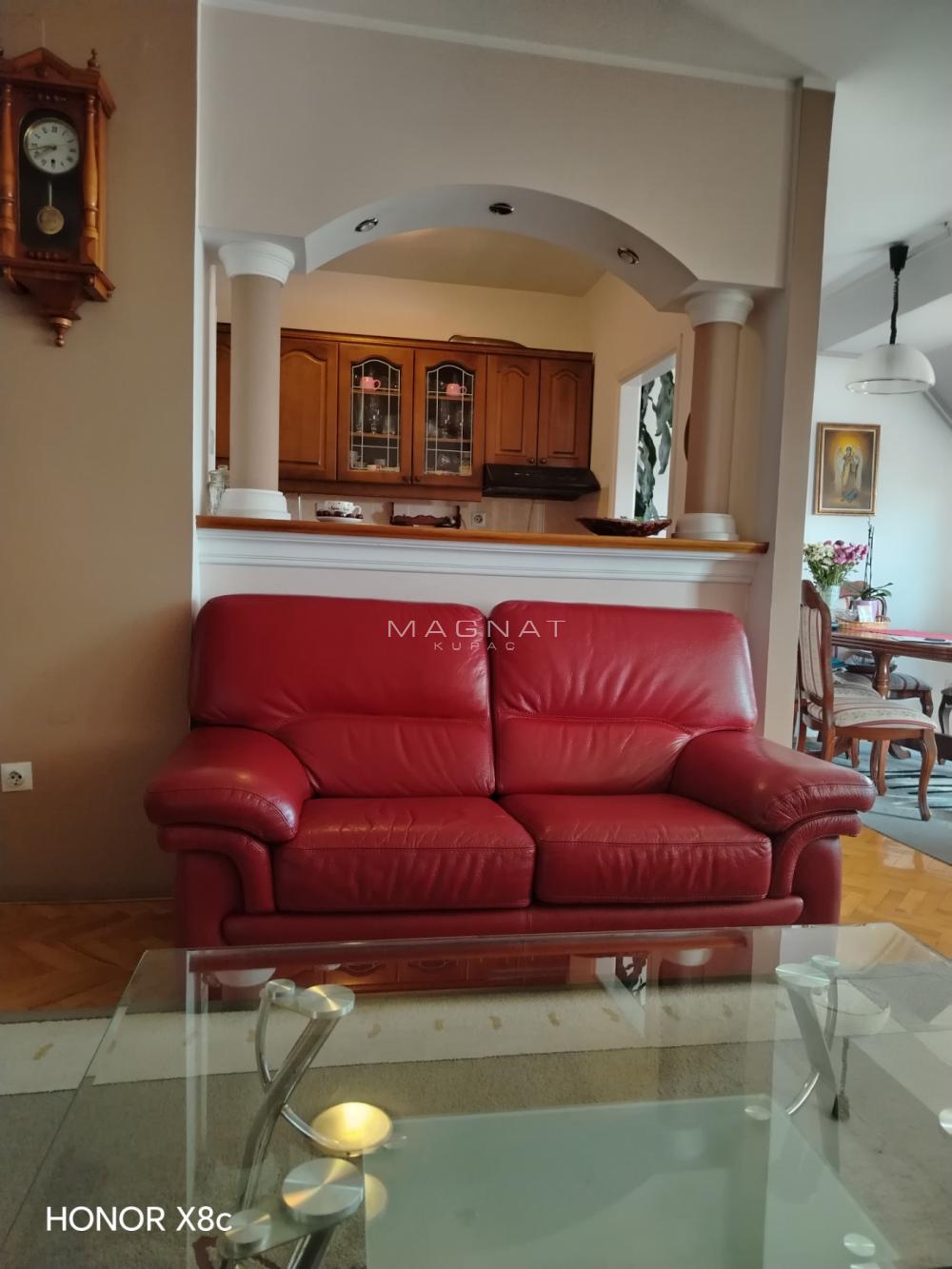 Stan na prodaju u Beogradu, Vračar, troiposoban, 97m2, cena 328000 evra