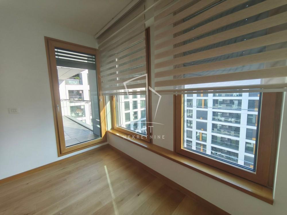 Stan na prodaju u Beogradu, Novi Beograd, trosoban, 110m2, cena 530400 evra