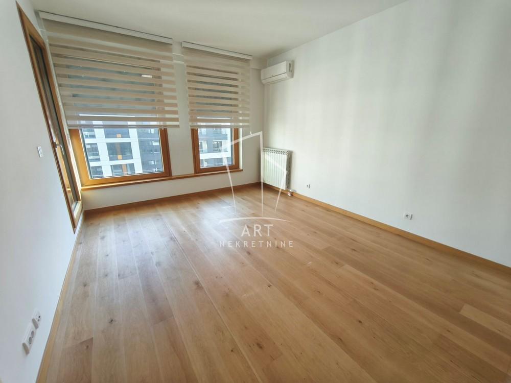 Stan na prodaju u Beogradu, Novi Beograd, trosoban, 110m2, cena 530400 evra