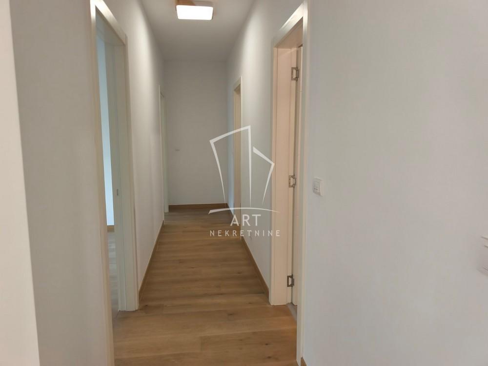 Stan na prodaju u Beogradu, Novi Beograd, trosoban, 110m2, cena 530400 evra