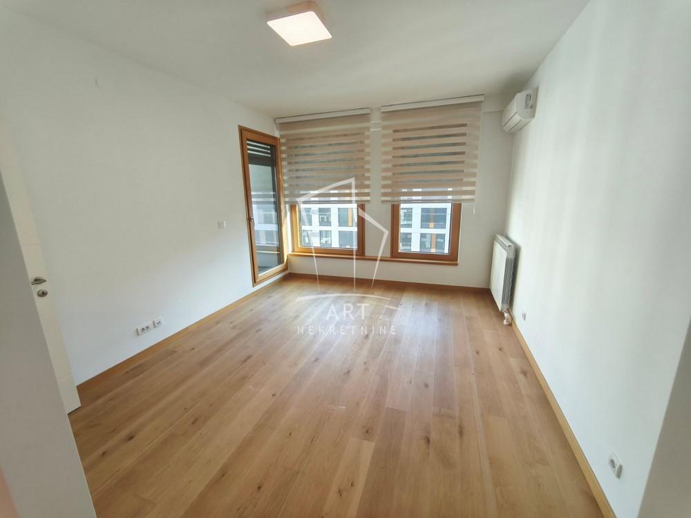 Stan na prodaju u Beogradu, Novi Beograd, trosoban, 110m2, cena 530400 evra