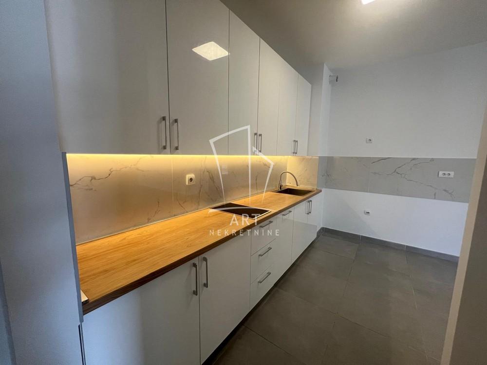 Stan na prodaju u Beogradu, Novi Beograd, trosoban, 110m2, cena 530400 evra