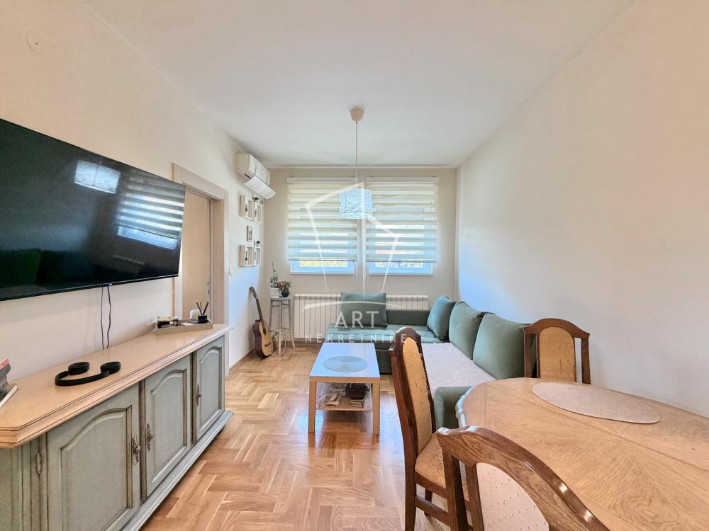 Stan na prodaju u Beogradu, Novi Beograd, dvoiposoban, 48m2, cena 144000 evra