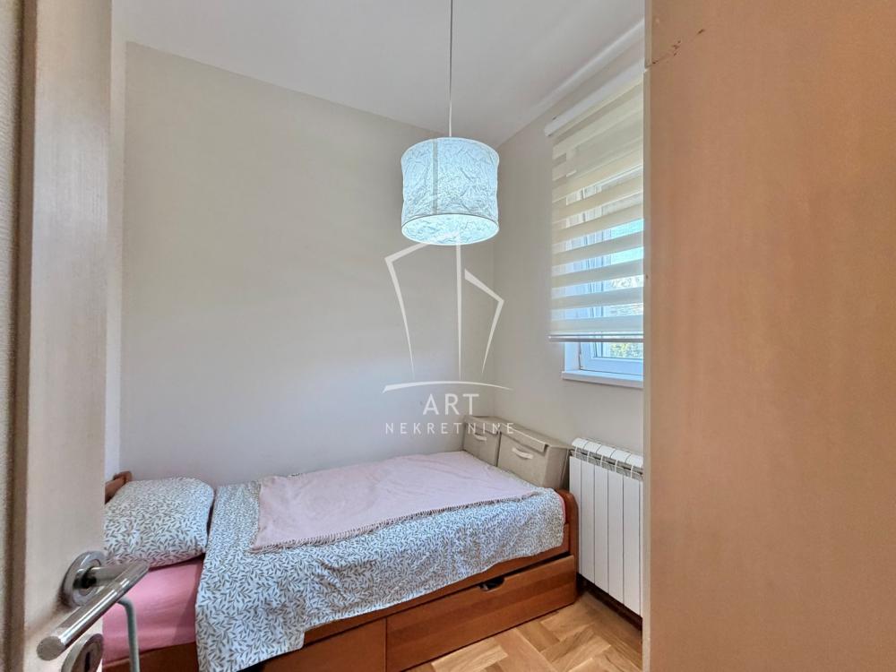 Stan na prodaju u Beogradu, Novi Beograd, dvoiposoban, 48m2, cena 144000 evra