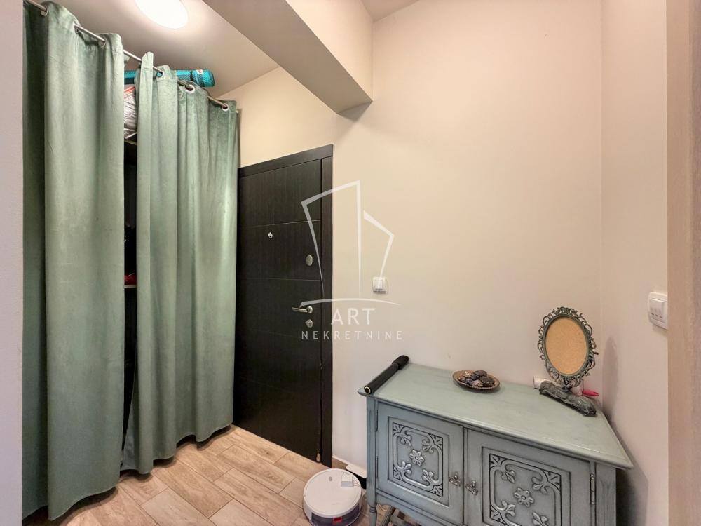 Stan na prodaju u Beogradu, Novi Beograd, dvoiposoban, 48m2, cena 144000 evra