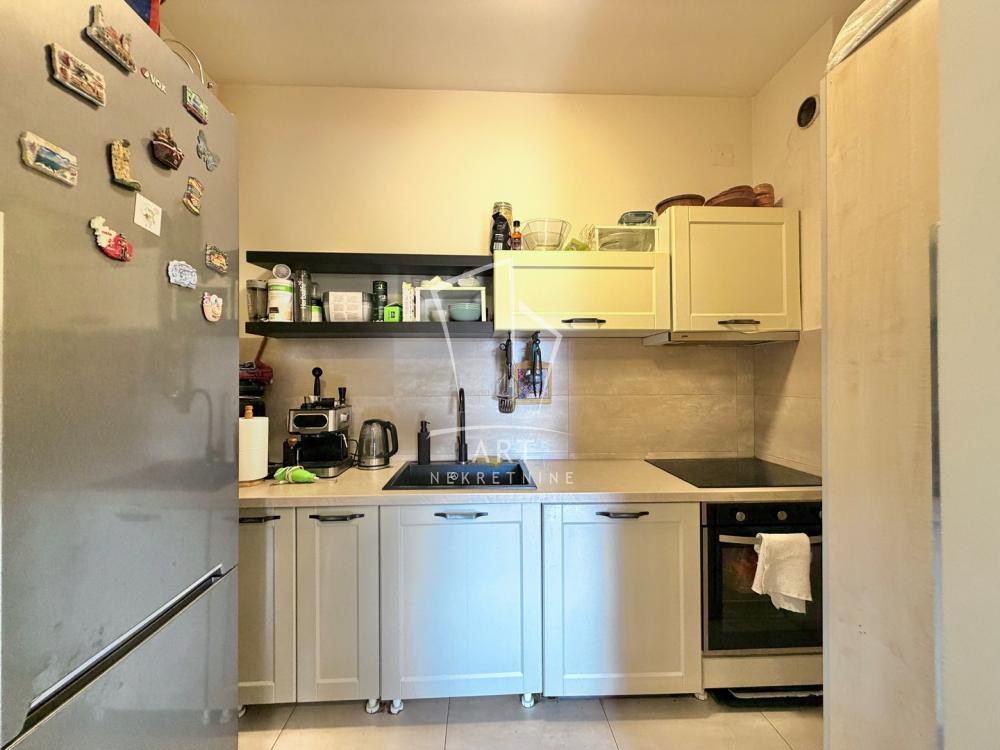 Stan na prodaju u Beogradu, Novi Beograd, dvoiposoban, 48m2, cena 144000 evra