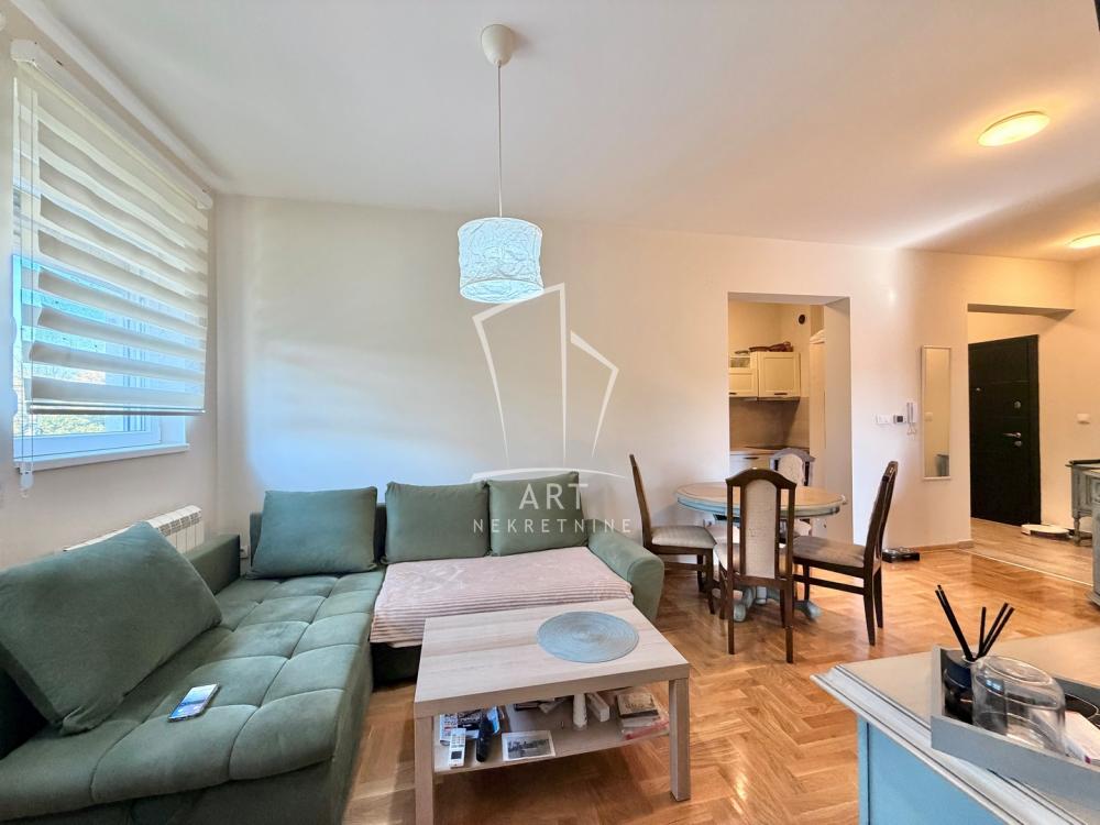Stan na prodaju u Beogradu, Novi Beograd, dvoiposoban, 48m2, cena 144000 evra