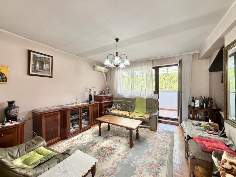 Stan na prodaju u Beogradu, Rakovica, cetvorosoban, 109m2, cena 245000 evra