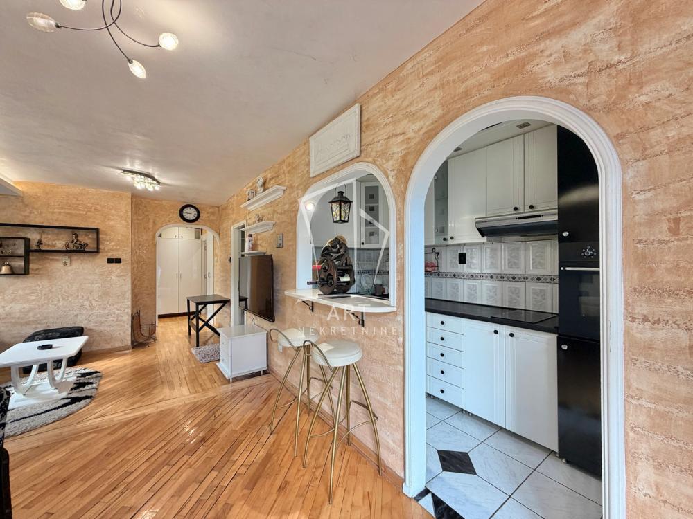 Stan na prodaju u Beogradu, Palilula, jednoiposoban, 49m2, cena 152510 evra