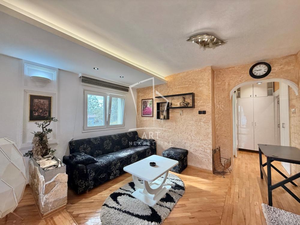 Stan na prodaju u Beogradu, Palilula, jednoiposoban, 49m2, cena 152510 evra
