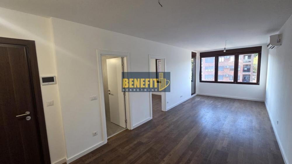 Stan na prodaju u Beogradu, Novi Beograd blok 72, dvosoban, 45m2, cena 155000 evra