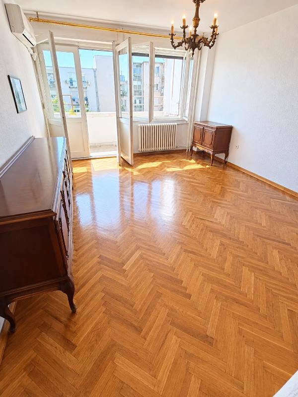 Stan na prodaju u Beogradu, Botanička bašta, trosoban, 69m2, cena 259200 evra