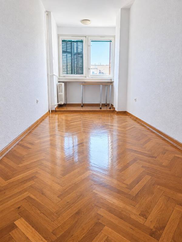 Stan na prodaju u Beogradu, Botanička bašta, trosoban, 69m2, cena 259200 evra