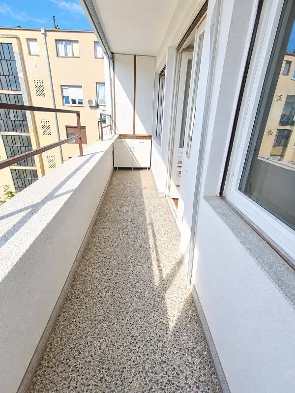 Stan na prodaju u Beogradu, Botanička bašta, trosoban, 69m2, cena 259200 evra