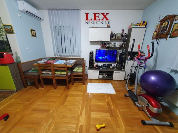 Stan na prodaju u Beogradu, Rakovica, jednoiposoban, 42m2, cena 125000 evra