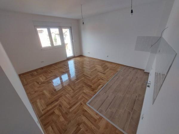 Stan na prodaju u Beogradu, Kaluđerica, jednoiposoban, 46m2, cena 85100 evra