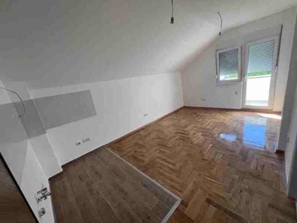 Stan na prodaju u Beogradu, Borča, jednoiposoban, 33m2, cena 80200 evra