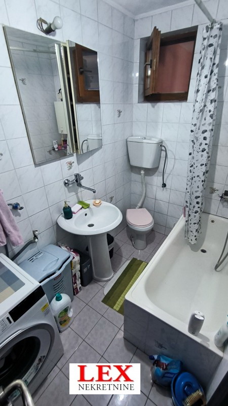 Stan na prodaju u Beogradu, Borča, cetvorosoban, 93m2, cena 140000 evra