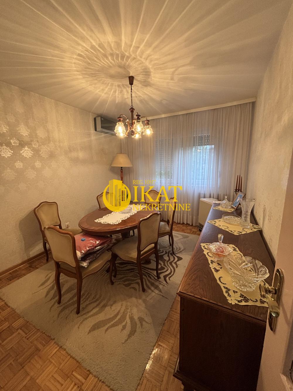 Stan na prodaju u Beogradu, Zemun, trosoban, 100m2, cena 140000 evra