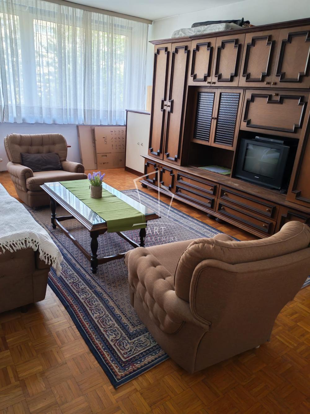 Stan na prodaju u Beogradu, Novi Beograd blok 21 (10. gimnazija), dvosoban, 72m2, cena 274000 evra