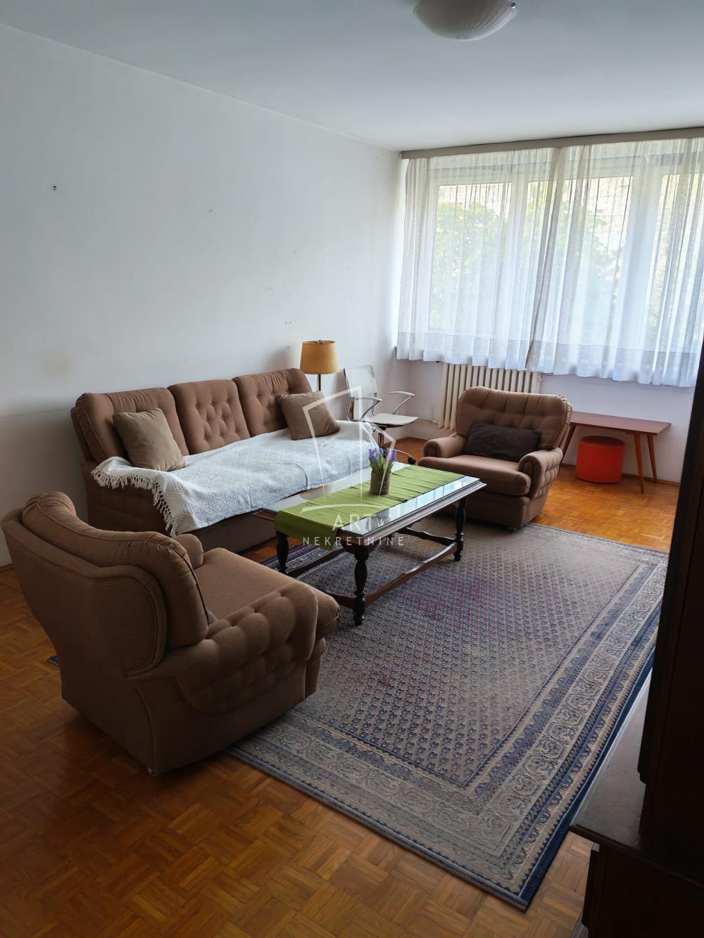 Stan na prodaju u Beogradu, Novi Beograd blok 21 (10. gimnazija), dvosoban, 72m2, cena 274000 evra